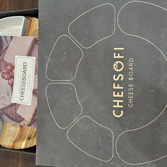 Brown Circular Serveware for Dining - Picture 4 of 4